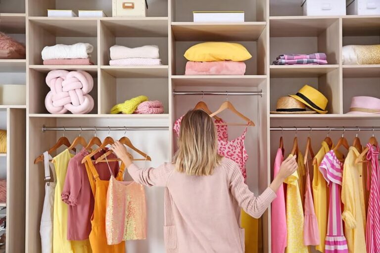 8 Tops Girls Should Add to Their Closet